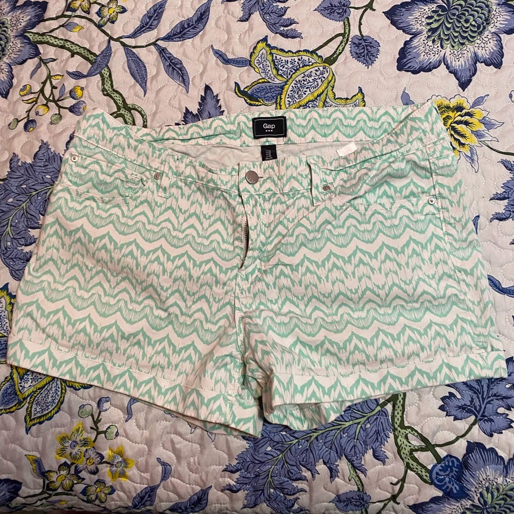 Gap shorts - size:14 - pre-owned